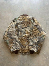 Load image into Gallery viewer, Vintage Walls Realtree Advantage Camo Jacket (XL)