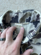 Load image into Gallery viewer, Vintage Duck Camo Flannel Shirt (M)