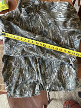 Load image into Gallery viewer, Men’s medium 1980s Mossy oak bow hunter jacket Treestand vintage hunting jacket military long 4 pocket jacket made in the USA hunting camo
