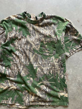 Load image into Gallery viewer, Vintage Mossy Oak Shadowleaf Camo T-Shirt (M)