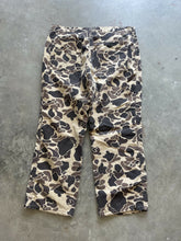 Load image into Gallery viewer, Vintage Walls Duck Camo Insulated Pants (XL)