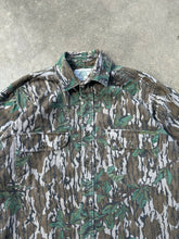 Load image into Gallery viewer, 90’s Mossy Oak GreenLeaf Camo Chamois Button Up (M/L) 🇺🇸