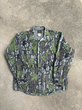 Load image into Gallery viewer, Vintage DeerSkin Greenleaf Treebark Camo Chamios (L)