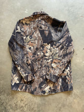 Load image into Gallery viewer, Vintage Mossy Oak Gen 1 Breakup Camo Snap Button Shirt (L)
