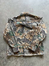 Load image into Gallery viewer, 90’s Realtree Advantage Camo Chamois Shirt (L/XL)