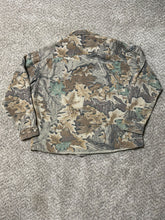 Load image into Gallery viewer, 1990’s Walls Realtree Advantage Camo Button-Up (L)