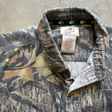 Load image into Gallery viewer, 2000’s Mossy Oak Breakup Camo Chamois Shirt (XL)