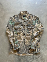 Load image into Gallery viewer, Vintage Realtree Advantage Camo Chamois Shirt (M)