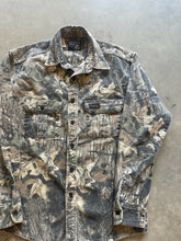 Load image into Gallery viewer, Vintage Mossy Oak Breakup Camo Chamois Shirt (M)