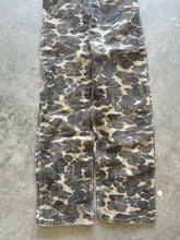 Load image into Gallery viewer, Vintage Carhartt Duck Camo Overalls (32x30)