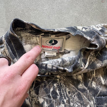 Load image into Gallery viewer, Vintage Mossy Oak Breakup Camo Shirt (M)