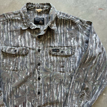 Load image into Gallery viewer, Vintage Realtree Camo Chamois Shirt (L)