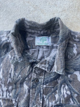 Load image into Gallery viewer, Vintage Mossy Oak Treestand Camo Chamois Shirt (2XL)