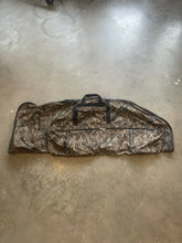 Load image into Gallery viewer, Vintage Mossy Oak Treestand Camo Bow Case