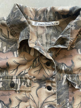 Load image into Gallery viewer, Vintage Custom Mossy Oak Fall Foliage Camo Button-Up Shirt (XL)
