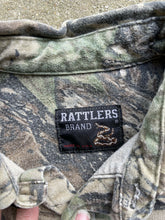Load image into Gallery viewer, Vintage Rattlers Brand Realtree Camo Chamois (M)