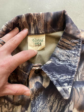 Load image into Gallery viewer, Vintage Mossy Oak Gen 1 Breakup Camo Snap Button Shirt (L)