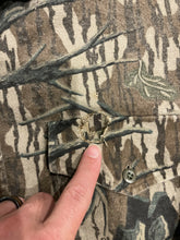 Load image into Gallery viewer, 1990’s Cabela’s Mossy Oak Treestand Camo Chamois Shirt (M/L)