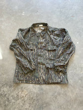 Load image into Gallery viewer, Vintage Realtree Camo 4-Pocket Jacket (L)