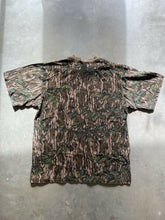 Load image into Gallery viewer, Vintage Mossy Oak Greenleaf Camo T-Shirt (M)
