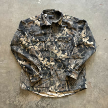 Load image into Gallery viewer, Vintage Mossy Oak Breakup Camo Chamois Shirt (XL)