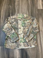 Load image into Gallery viewer, Vintage Realtree Camo Button-Up Shirt (L)