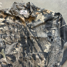 Load image into Gallery viewer, Vintage Mossy Oak Breakup Camo Button Up Shirt (S)