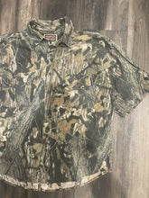 Load image into Gallery viewer, Vintage Mossy Oak Breakup Camo Button-Up Short Sleeve Shirt (L)