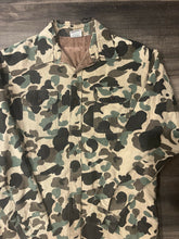 Load image into Gallery viewer, 1990’s Duck Camo Insulated Chamois Button Up Shirt (L)