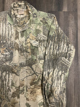 Load image into Gallery viewer, 1990’s Team Realtree Camo Chamois Shirt (M)