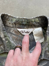 Load image into Gallery viewer, 2000’s Realtree Hardwoods Camo Button Up Shirt (2XL)