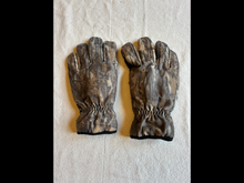 Load image into Gallery viewer, Mossy Oak Insulated Waterproof Gloves