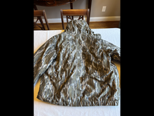 Load image into Gallery viewer, Heavy Insulated Mossy Oak Bottomland Jacket
