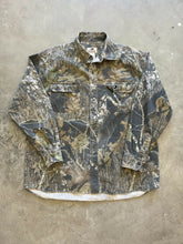 Load image into Gallery viewer, 2000’s Mossy Oak Breakup Camo Button-Up Shirt (XL)