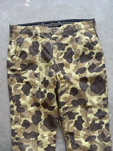 Load image into Gallery viewer, Vintage Cabela’s Duck Camo Insulated Pants (L)