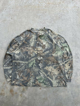 Load image into Gallery viewer, Vintage Duxbak Realtree Advantage Timber Camo Henley (XL)