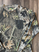 Load image into Gallery viewer, 2000’s Mossy Oak Breakup Camo Long Sleeve Shirt (XL)