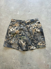 Load image into Gallery viewer, Vintage Mossy Oak Breakup Camo Shorts (L)