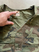Load image into Gallery viewer, Vintage Duxbak Woodland Camo Bird Hunting Vest (L)