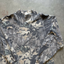 Load image into Gallery viewer, Vintage Mossy Oak Breakup Camo Mock Neck Shirt (XL)