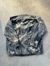 Load image into Gallery viewer, Vintage Mossy Oak Break Up Camo Chamois Button Up (XL)