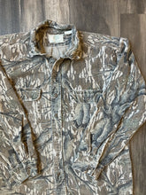 Load image into Gallery viewer, 1990’s Mossy Oak Treestand Camo Chamois Shirt (L)