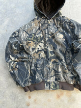 Load image into Gallery viewer, Vintage Swingster JohnDeer MossyOakBreakup Camo Bomber (M)