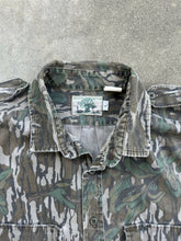 Load image into Gallery viewer, Vintage Mossy Oak GreenLeaf Button Up (L)