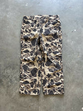 Load image into Gallery viewer, Vintage Walls Duck Camo Insulated Pants (XL)