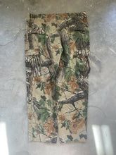 Load image into Gallery viewer, Vintage Realtree Camo Adjustable Waist Pants (XL)