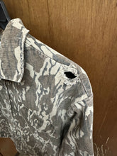 Load image into Gallery viewer, Vintage Mossy Oak Bottomland Shirt