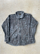 Load image into Gallery viewer, Vintage Deerskin Trebark Camo Chamois Shirt (L)