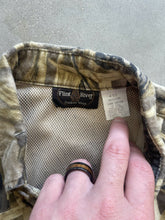 Load image into Gallery viewer, Vintage Realtree Advantage Wetlands Camo Short Sleeve Button-Up Shirt (M)