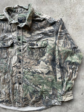 Load image into Gallery viewer, Vintage Rattlers Brand Realtree Camo Chamois (XL)